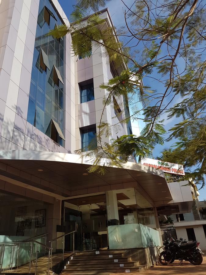 Hotel Subhalakshmi Palace Kāraikkudi Exterior photo