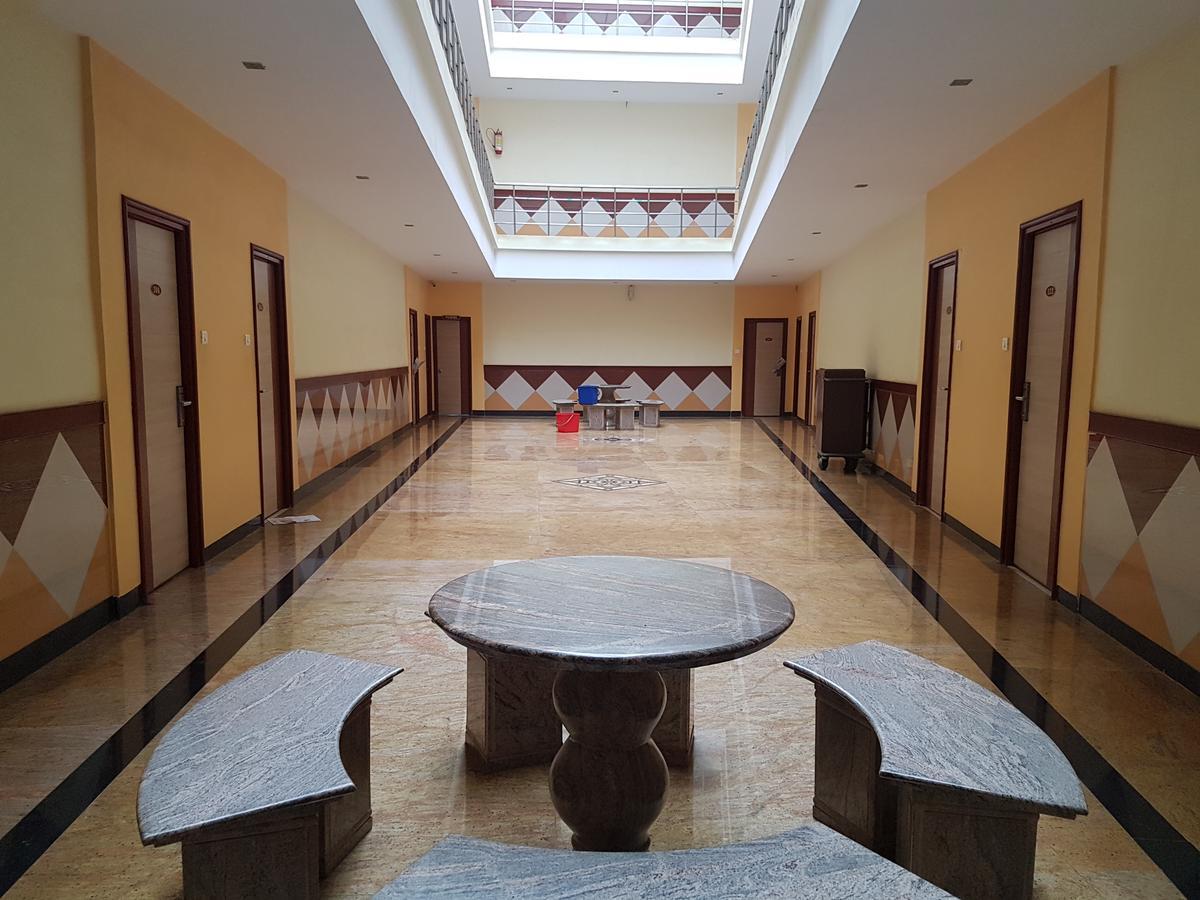 Hotel Subhalakshmi Palace Kāraikkudi Exterior photo