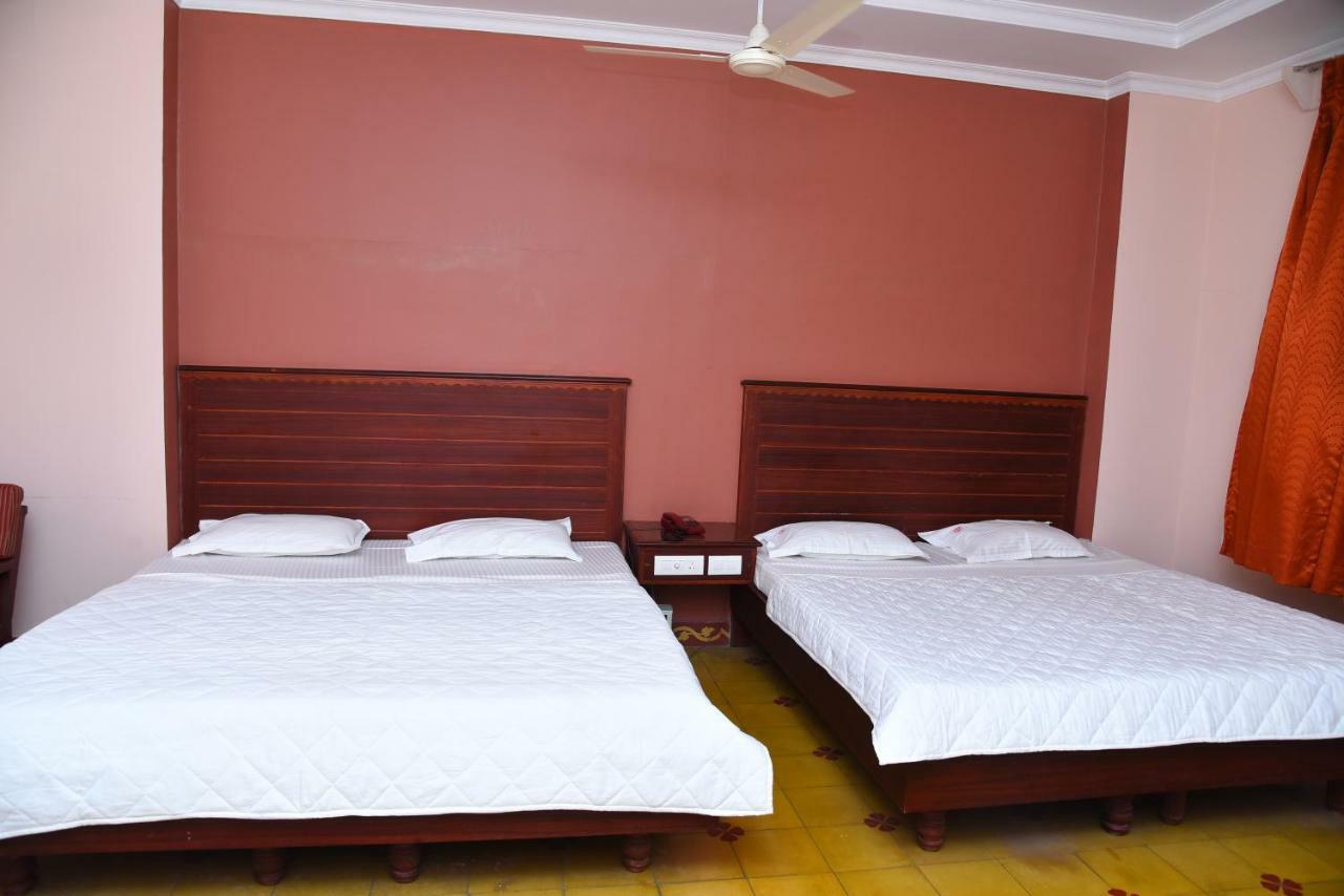 Hotel Subhalakshmi Palace Kāraikkudi Exterior photo